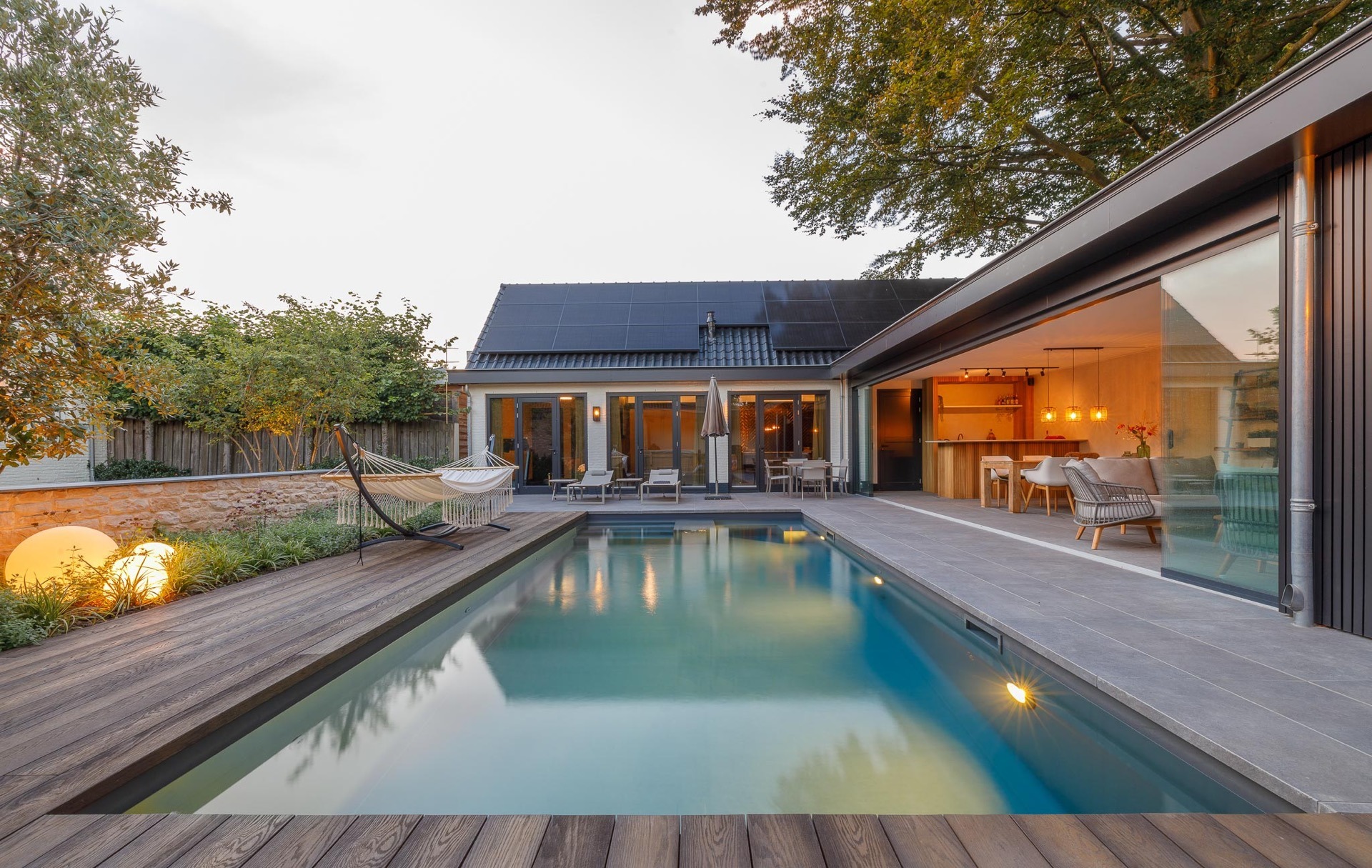 Guest Review Highlights from Yeoksam Pool Salon