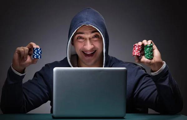 How to Win at QQSlot Gambling Online